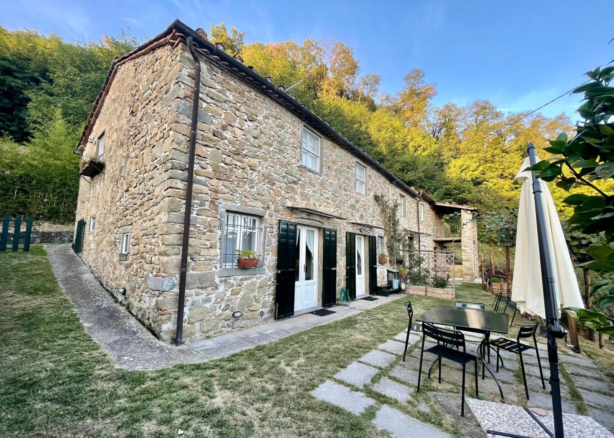 La Casa In Valli 35 Бани ди Лука Екстериор снимка