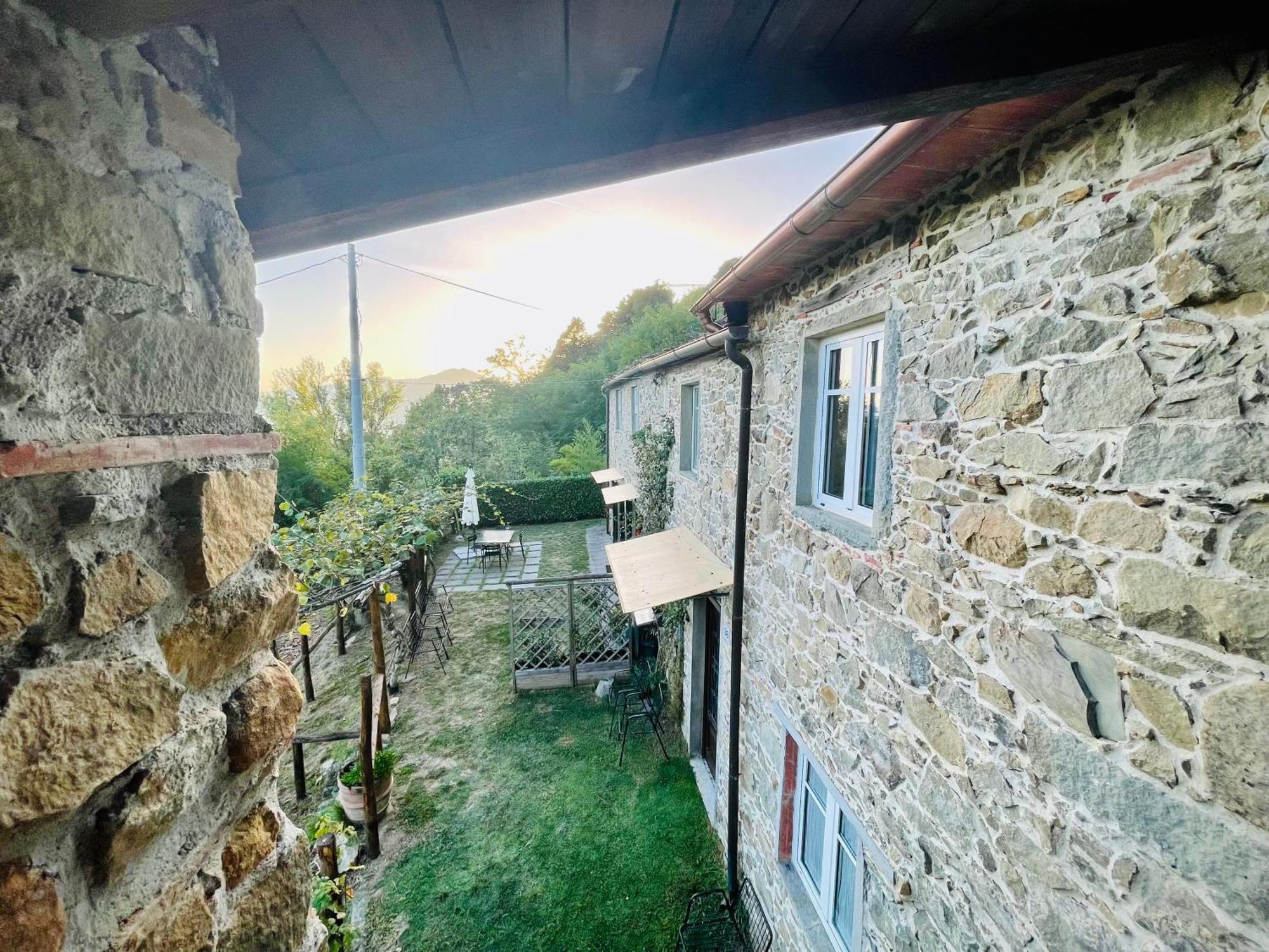 La Casa In Valli 35 Бани ди Лука Екстериор снимка