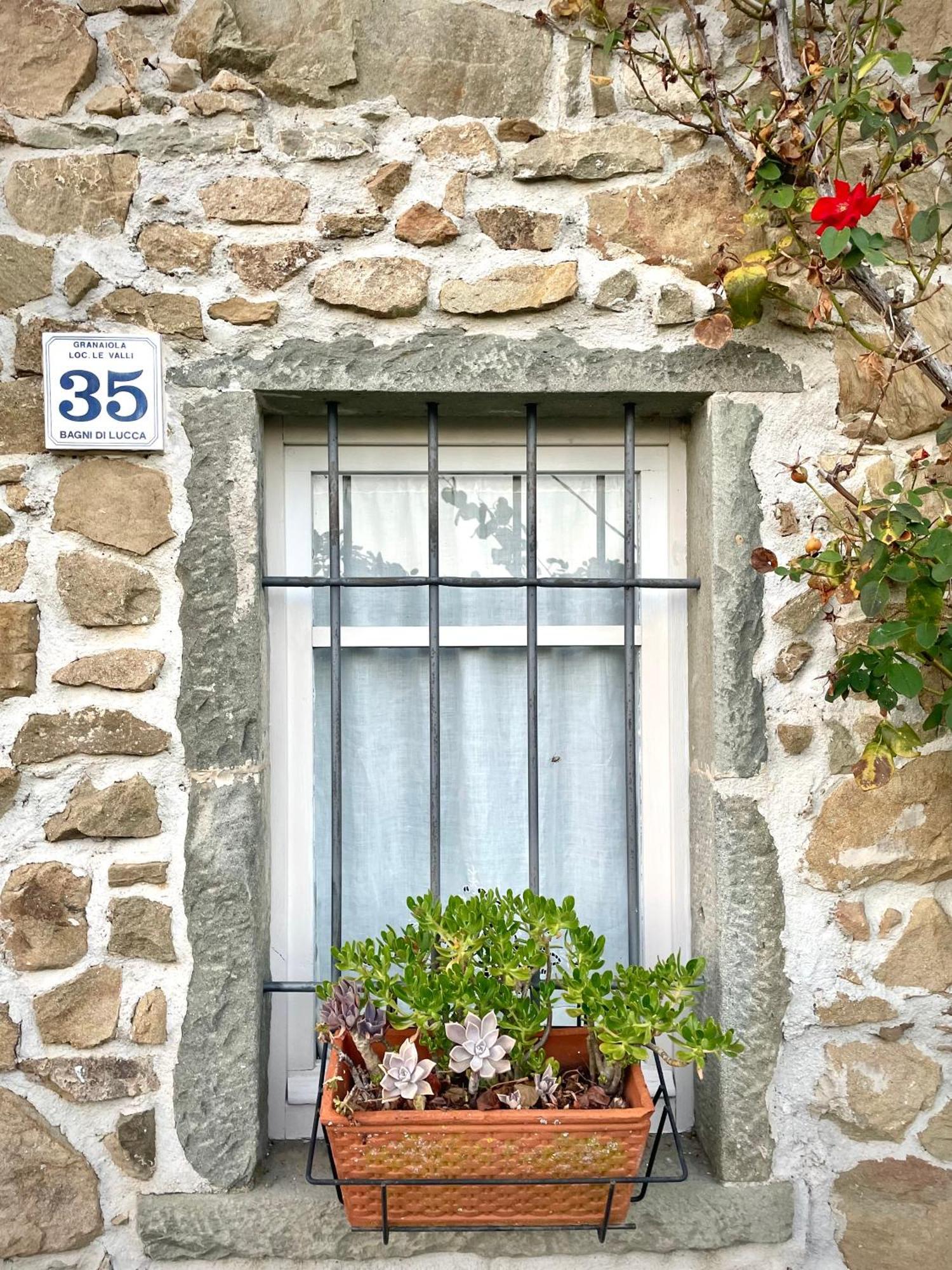 La Casa In Valli 35 Бани ди Лука Екстериор снимка