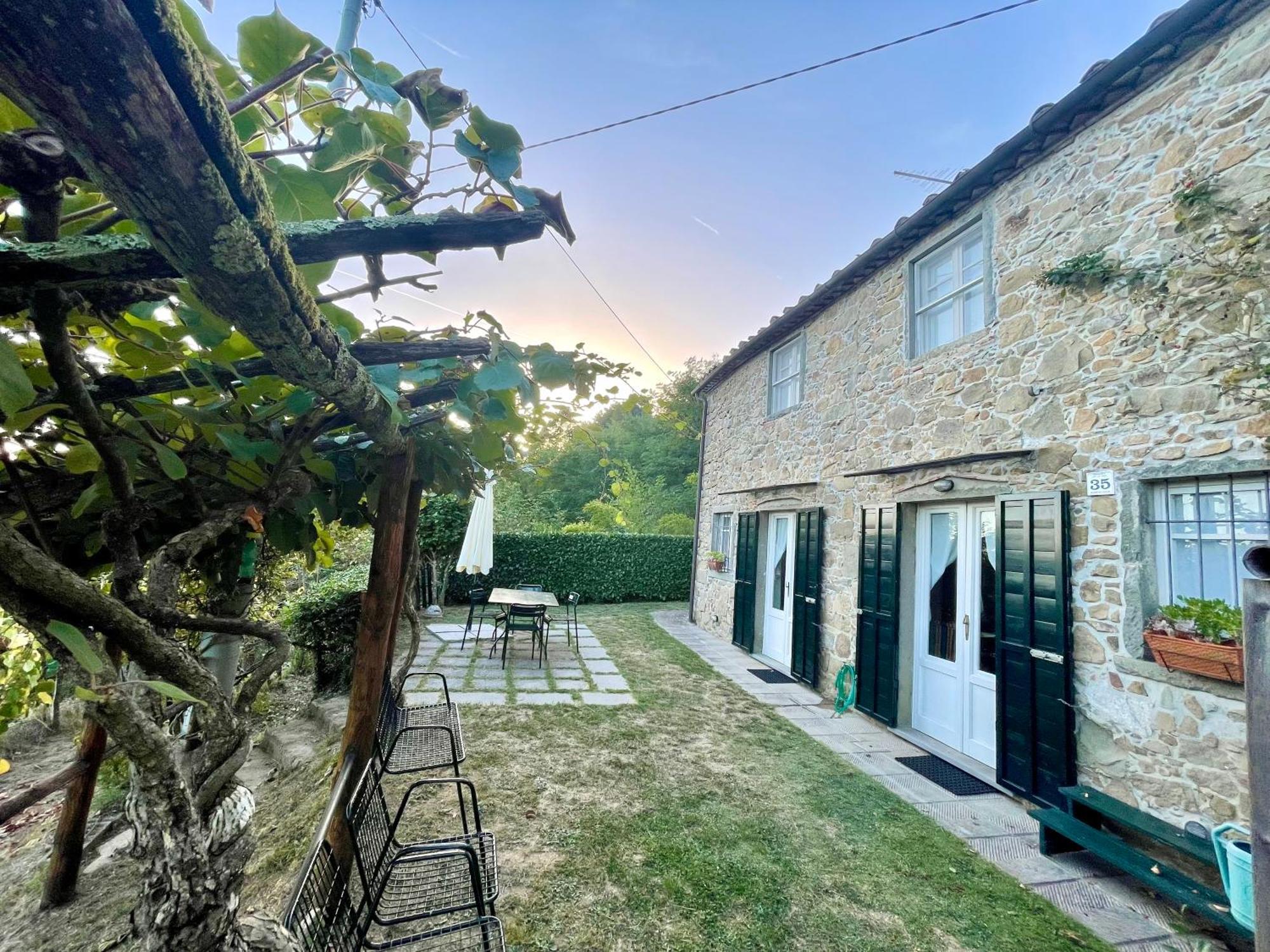 La Casa In Valli 35 Бани ди Лука Екстериор снимка